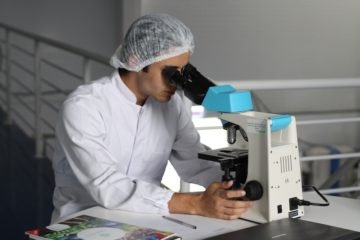 Analyse alimentaire FODMAP, recherche microbiologique. Microscopes pour étude des aliments FODMAP pour une meilleure digestion.