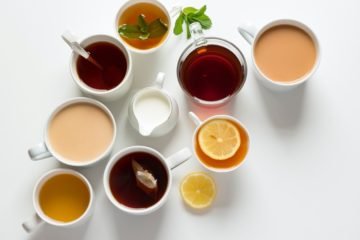 Thé et infusions variés pour régime FODMAP, aide digestive et alimentation saine.